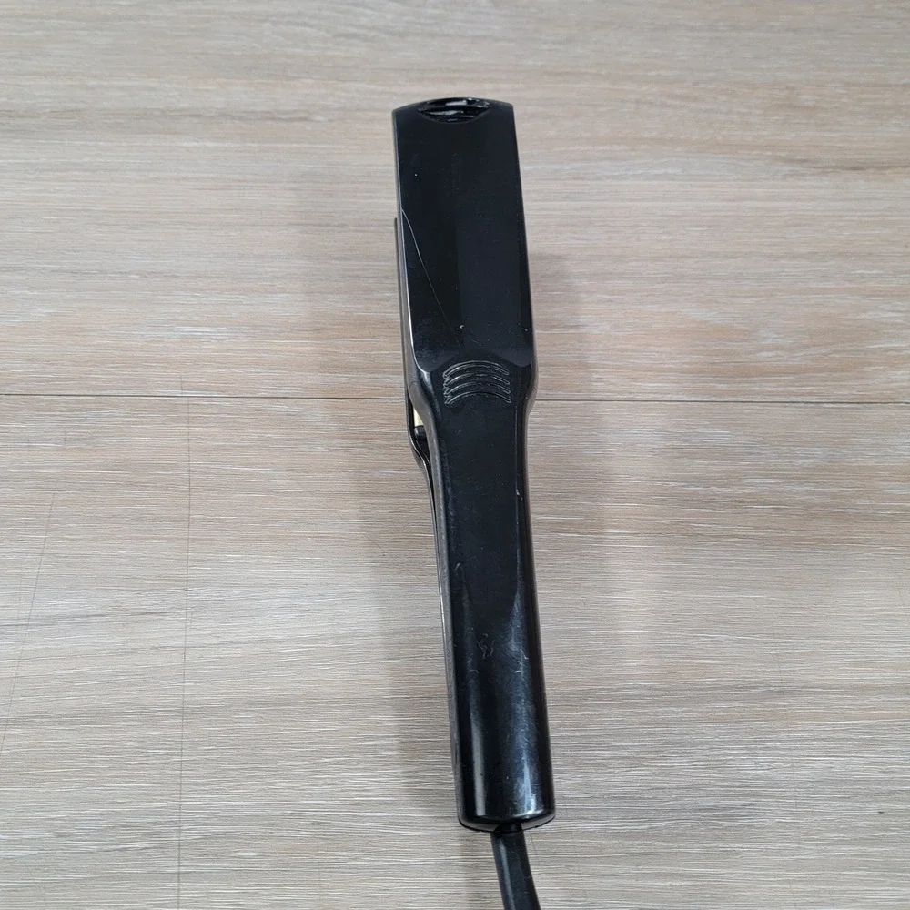 Conair 1 1/2 Inch Ceramic Flat Iron Hair Straightener Black CS3JCS
